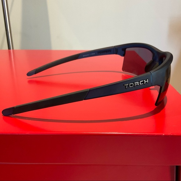 Torch Sunglasses - Picture 3 of 5